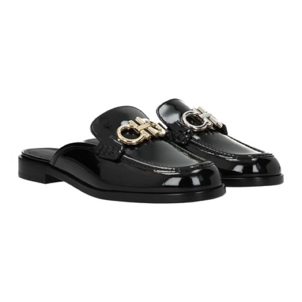 Retail $750 Salvatore Ferragamo loafer slippers